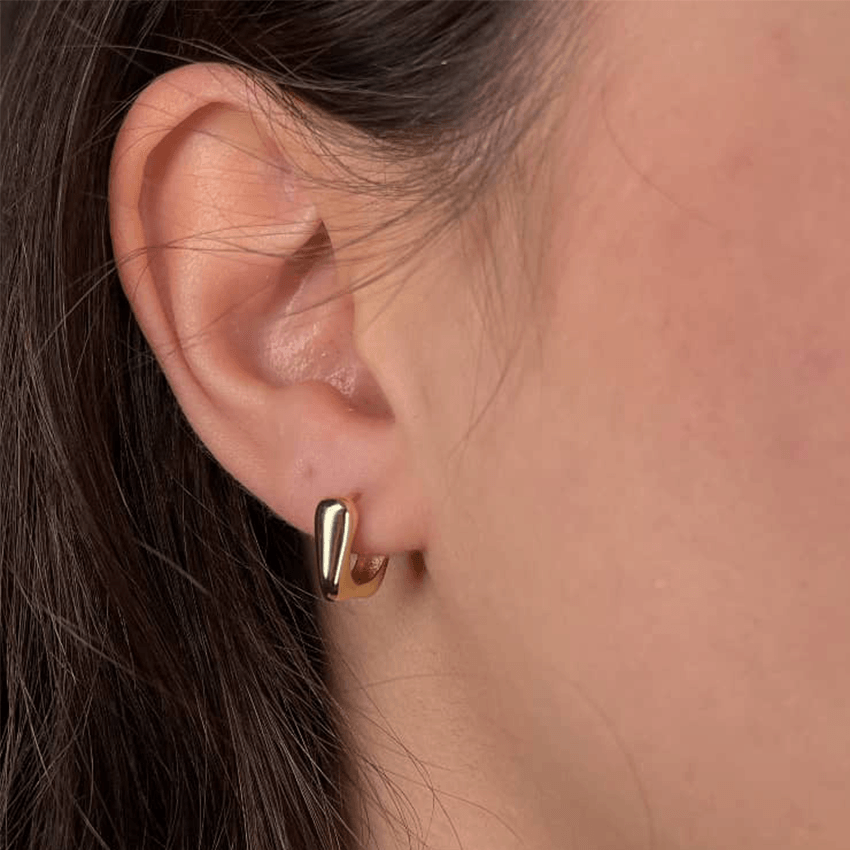 گوشواره حلقه ای طلا ۱۸ عیار طرح پفی مدرن